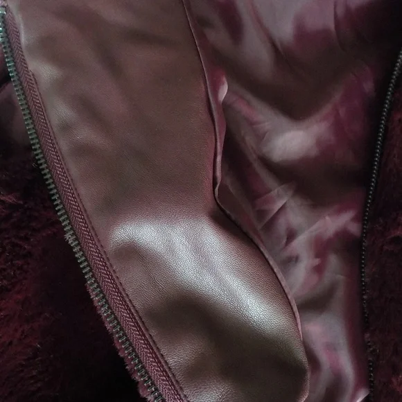 LIKE NEW VEST JACKET - Picture 6 of 8